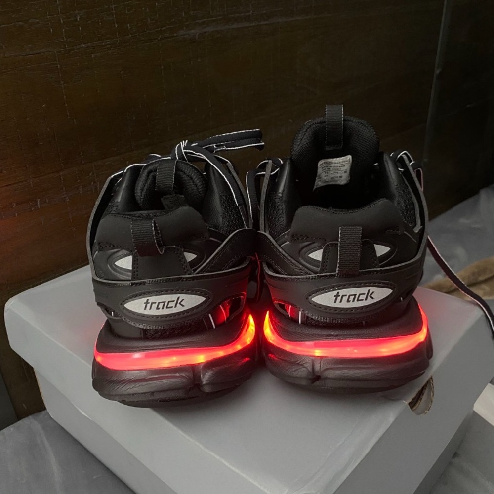 Black Sneakers with Quick-Lace System and Durable Sole - Picture 3 of 5